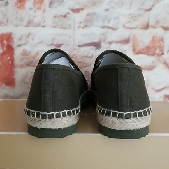 New Michael Kors Hastings Slip-On Sneakers - Picture 4 of 7